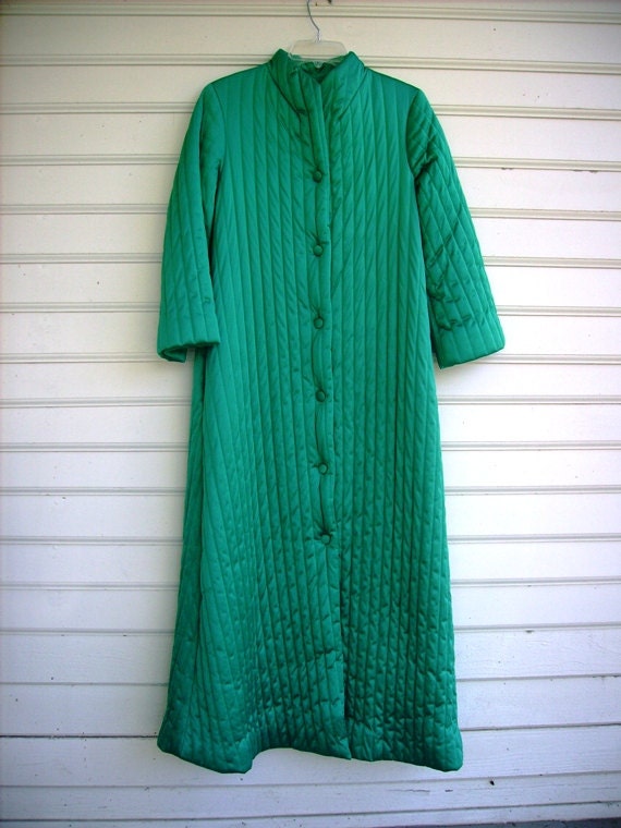 Vintage 60s Quilted Robe by Vanity Fair Full by HipFashionStylist