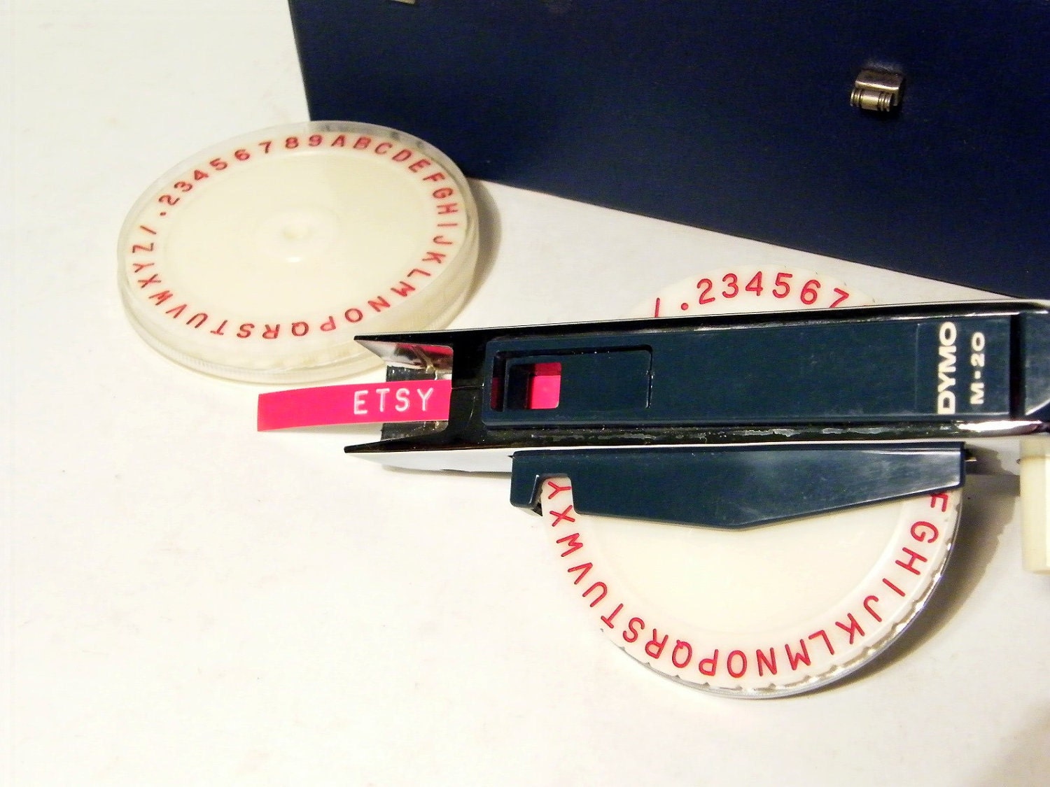 Dymo M20 Tapewriter Label Maker kit with tapes