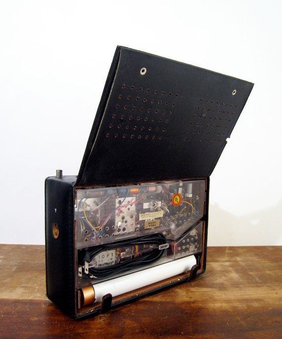 Vintage MusicAir Transistor Radio