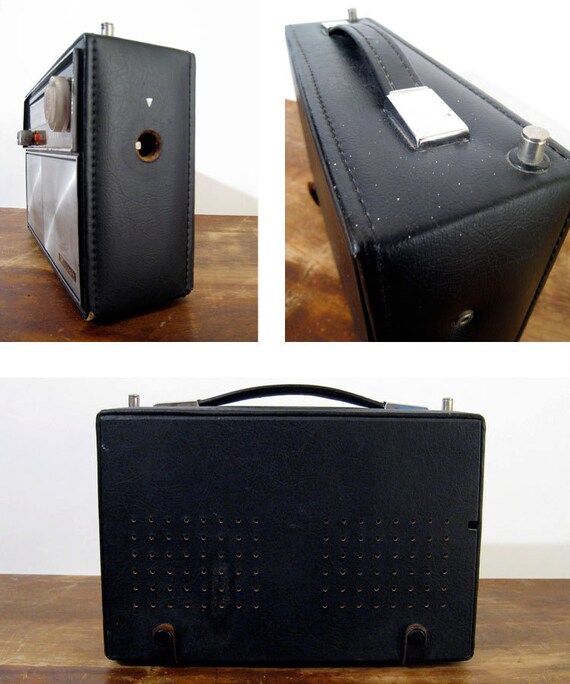 Vintage MusicAir Transistor Radio