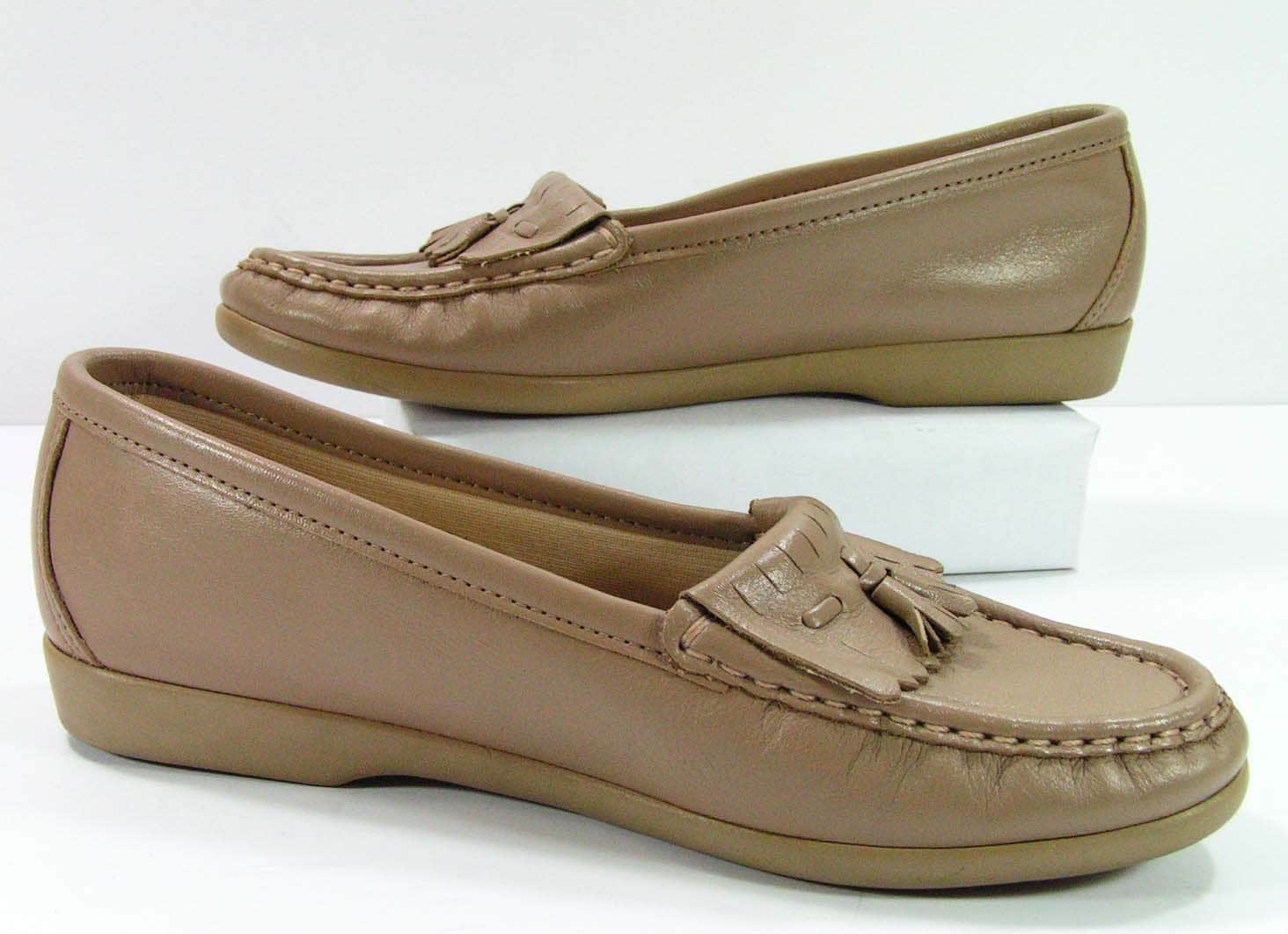 sas tassel loafers shoes womens 6 M B tan khaki loafers