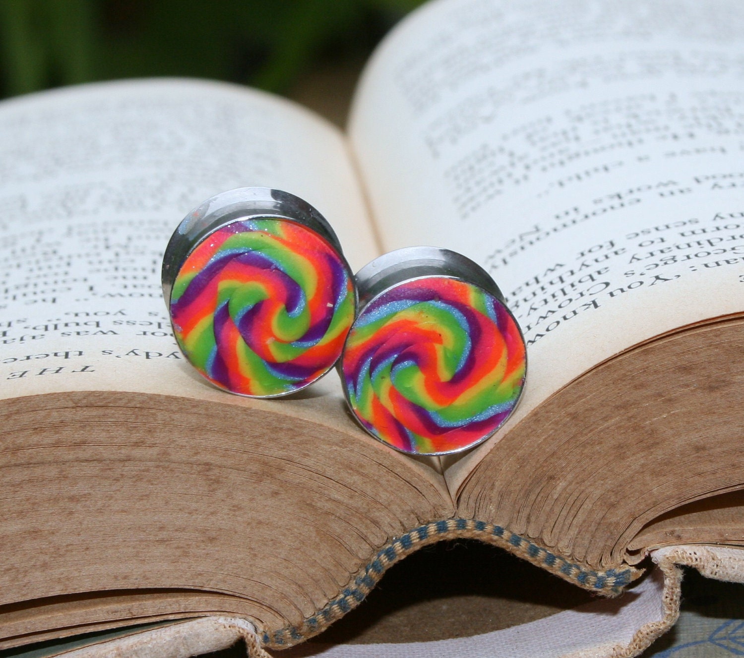 Rainbow plugs Neon spiral swirl gauges for gauged ears