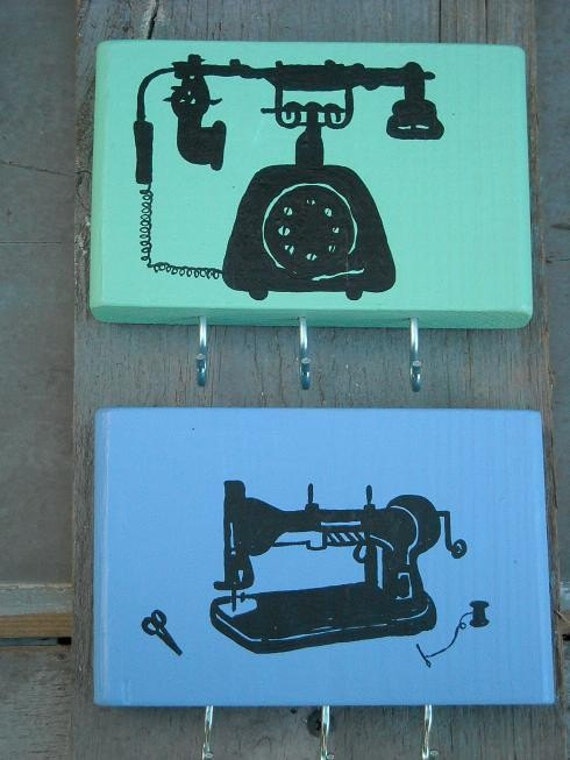 vintage SEWING MACHINE key holder on purple