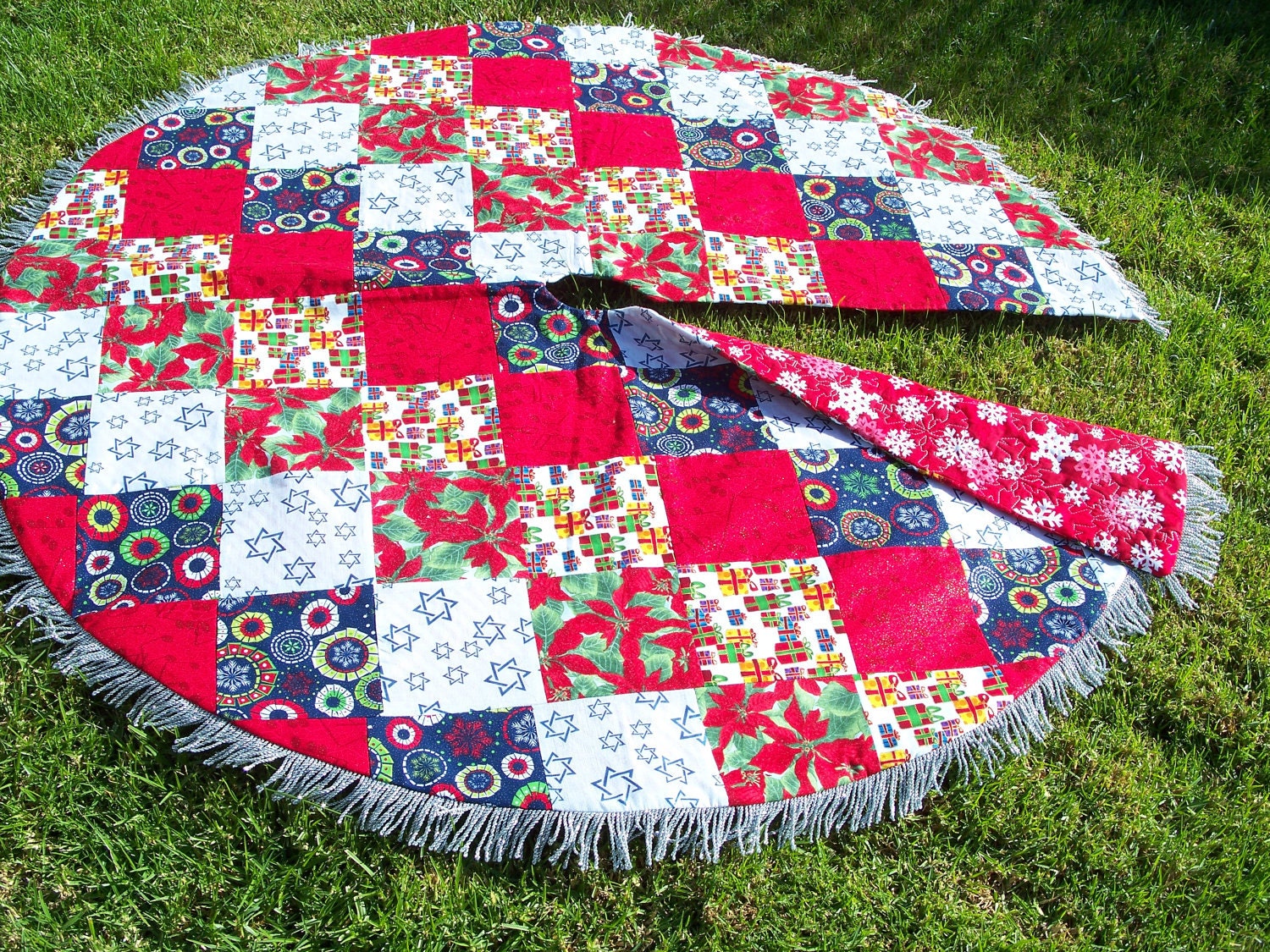 Quilted Tree Skirt by Muzicalkat on Etsy