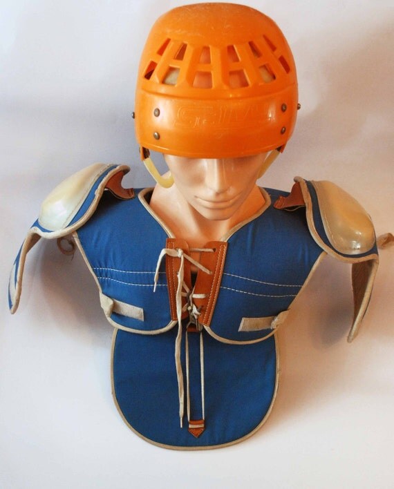 Vintage hockey shoulder pads size Junior. From Soviet Union.