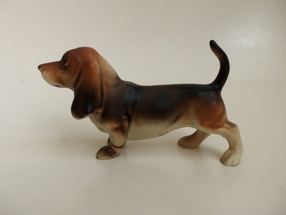 hound figurine