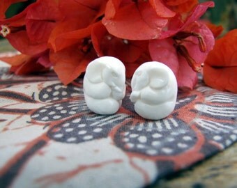 Little Elephant Bead in Carved Bone, 1pc only