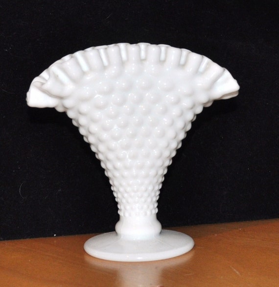 Fenton Hobnail Ruffled Fan Vase Small