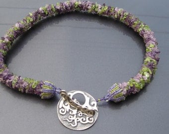 Bead Crochet Pattern: Amethyst and Peridor Gemstone Chip Necklace