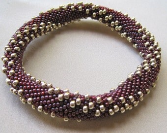 Bead Crochet Bangle Pattern: Double 8's Bead Crochet Bangle (Variations 1 and 2)