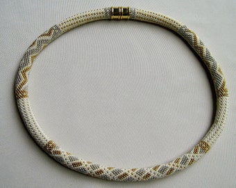 Bead Crochet Necklace Pattern: Silver Threads and Golden Needles