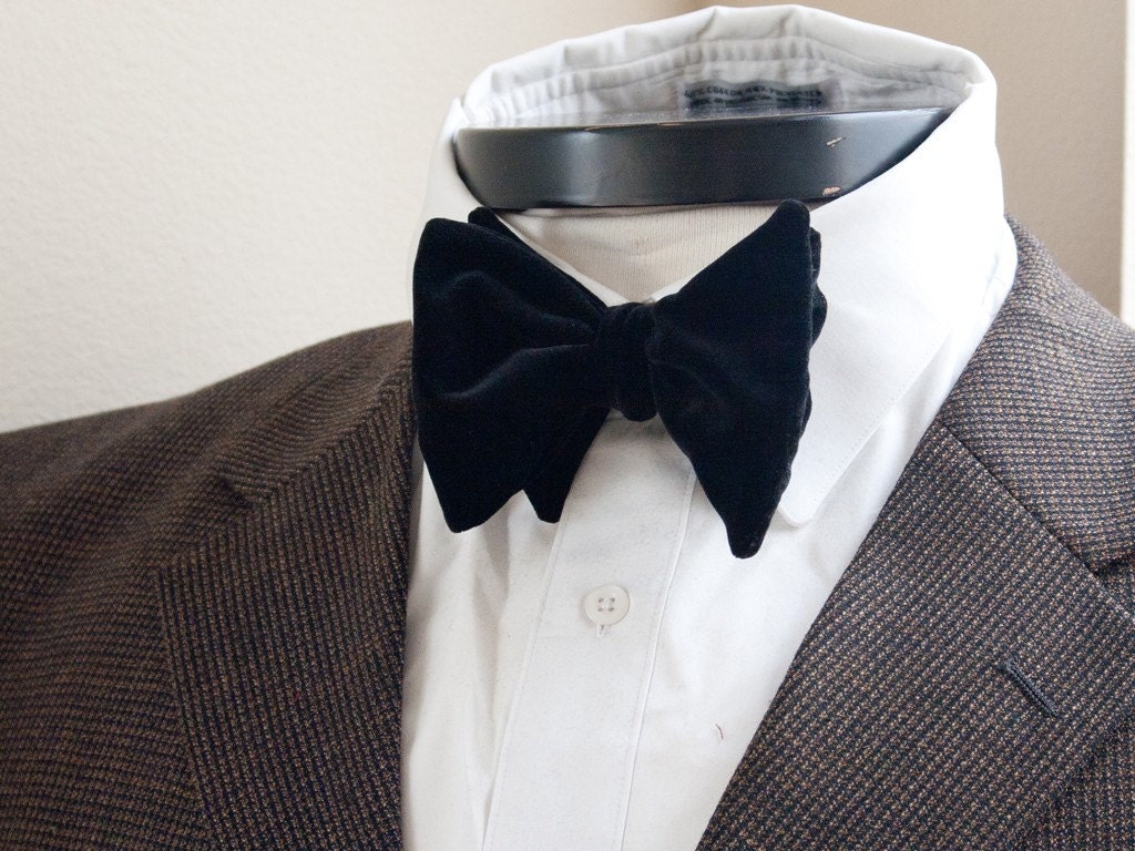 The Glasgow Our big bow tie in black velvet by wickhamhouse