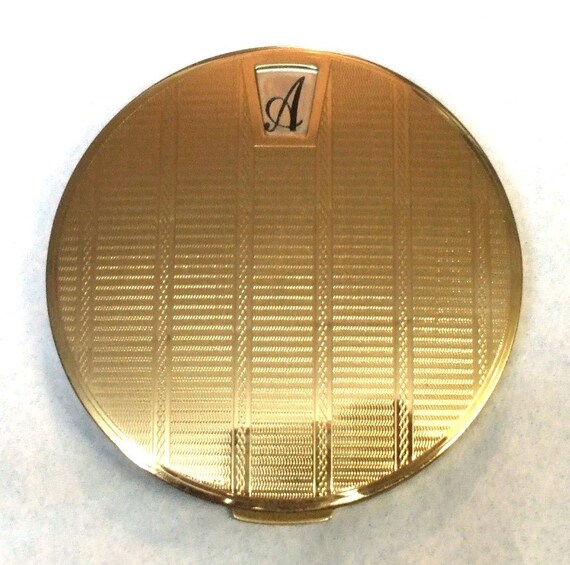 Items similar to Vintage Stratton Compact Made in England Featuring ...