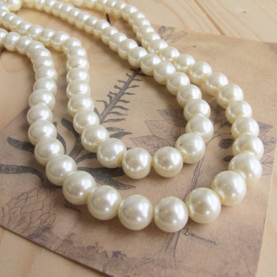 Glass pearl beads 10mm round cream color 32inch strand by FARRAgem