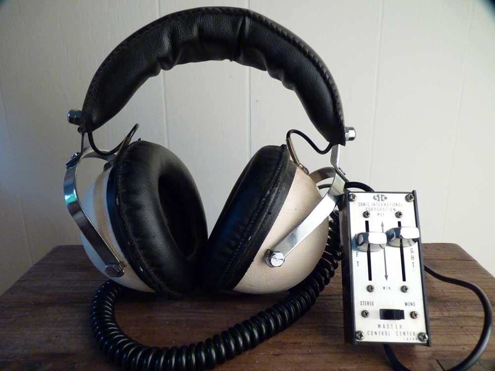 Vintage Stereo Headphones Dec Hot Teen Kissing