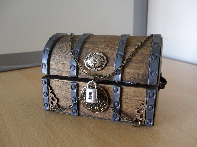 pirates treasure chest toy