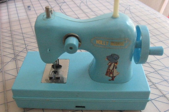 Vintage Child's Sewing Machine Holly Hobbie