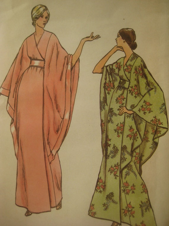 Sewing Pattern Robe | vintage vogue 8551 sewing pattern 1970s kimono robe bust 34 Sewing Pattern Robe | vintage vogue 8551 sewing pattern 1970s kimono robe bust 34