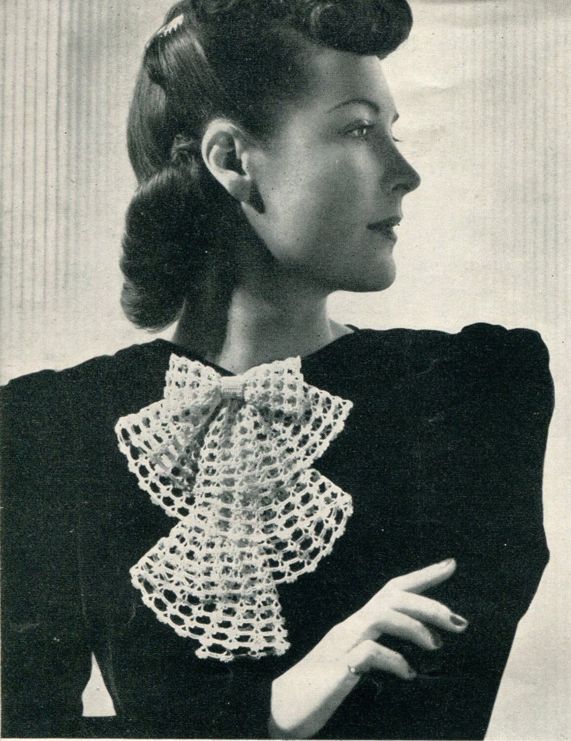 Women's Vintage Crocheted Jabot PDF CROCHET PATTERN