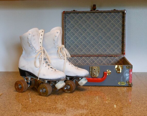 Vintage Roller Skates with Case by 2cool2toss on Etsy
