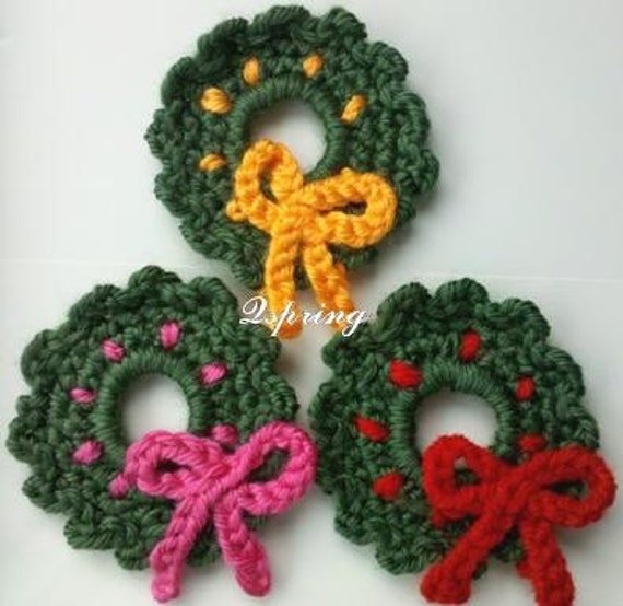 3 Crochet Christmas Wreath Appliques Handmade by Qspring on Etsy