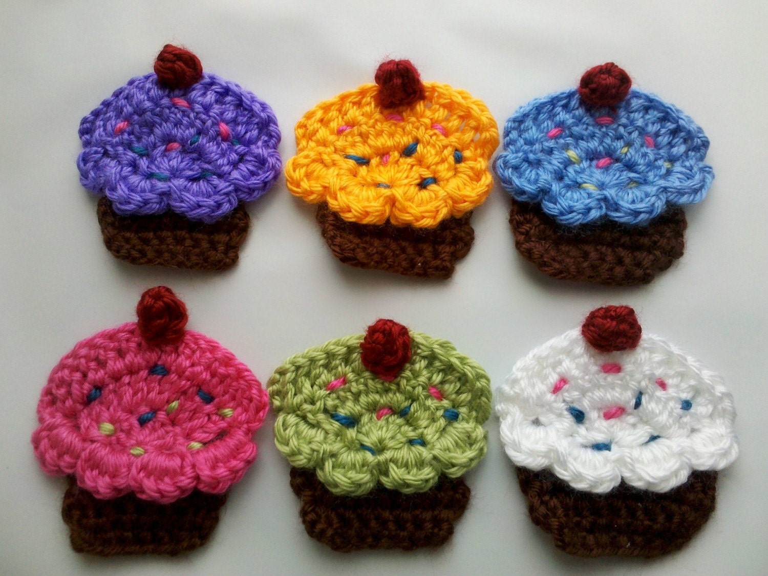 Set of 6pcs handmade crochet cupcakes appliques