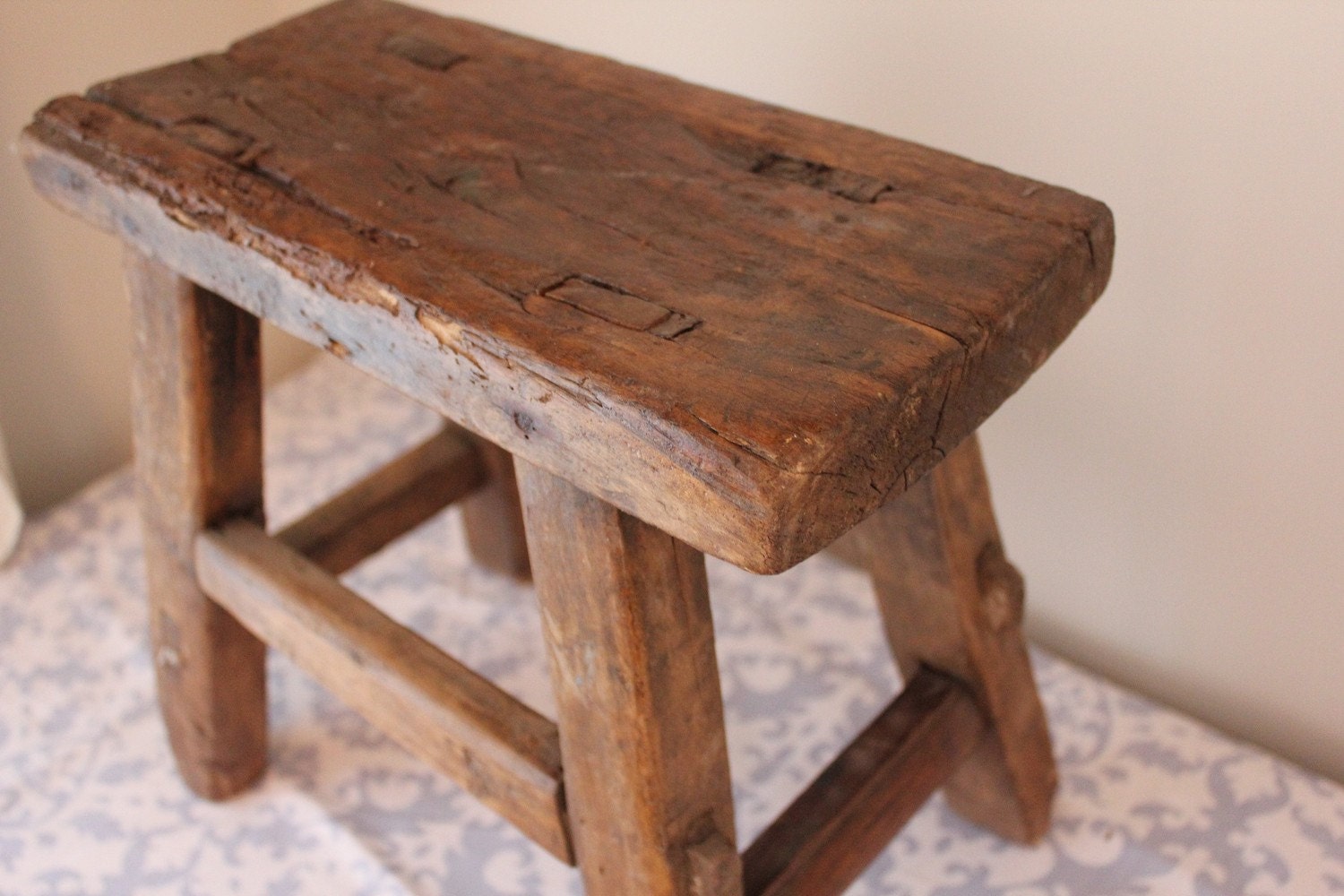 Small Rustic Reclaimed Wood Bench   Il Fullxfull.231720696 