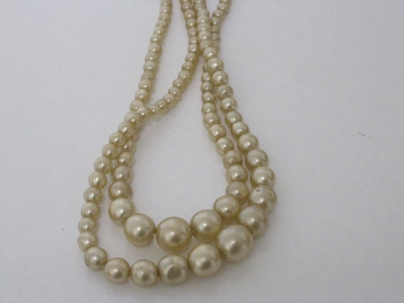 Items similar to Vintage 3 strand broken pearl necklace on Etsy