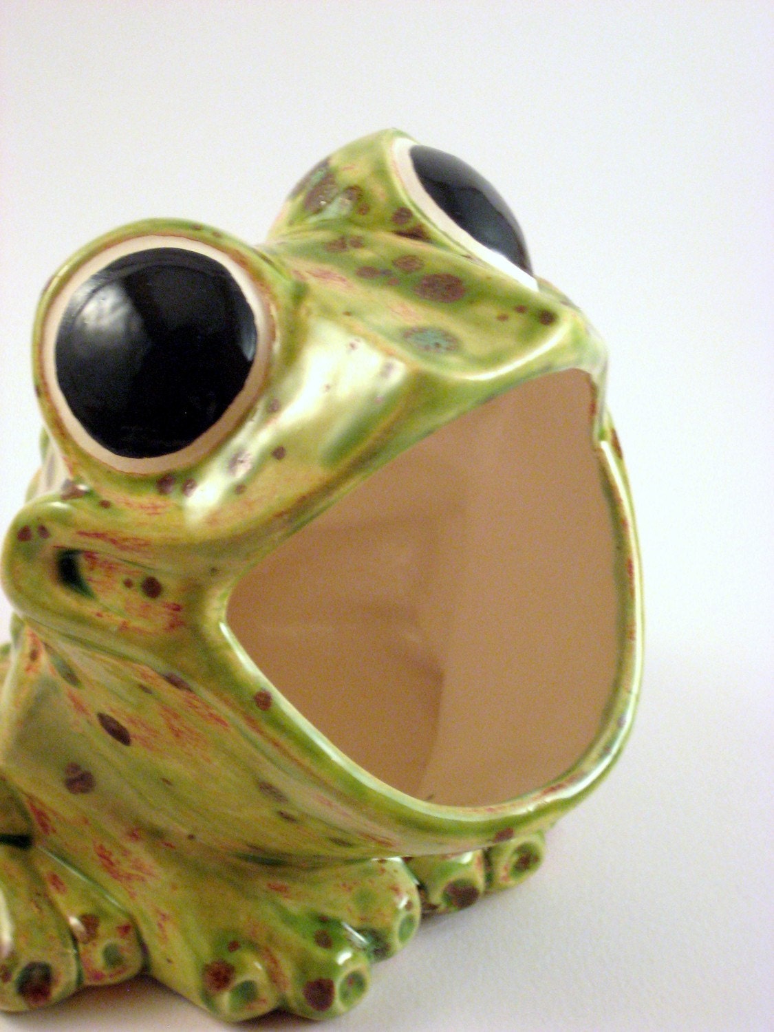 Vintage Scrubby Holder Ceramic Frog Sponge Holder by modclay