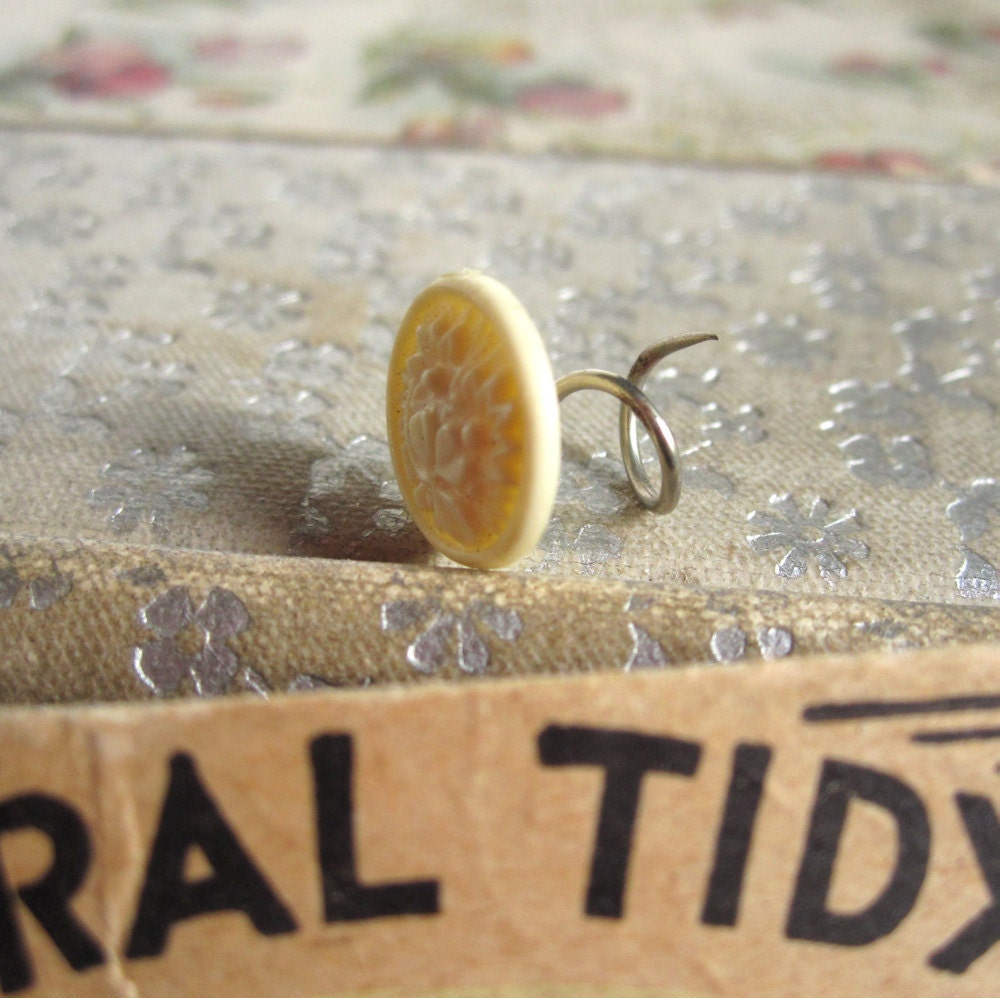 Vintage upholstery pins Kant Slip Spiral Tidy