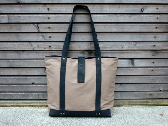 recycled vintage cotton tote bag with leather bottem strap