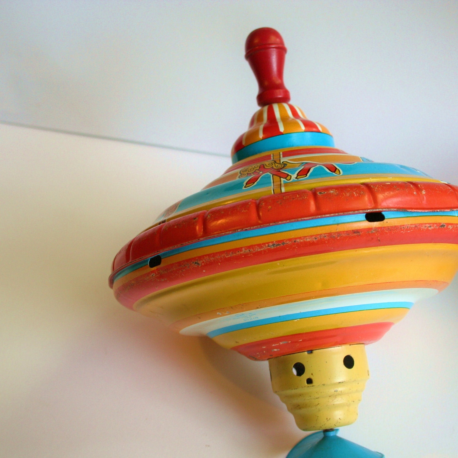 Vintage Spinning Top Carousel Design