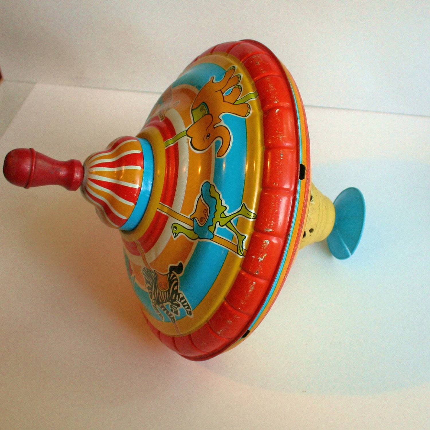 Vintage Spinning Top Carousel Design