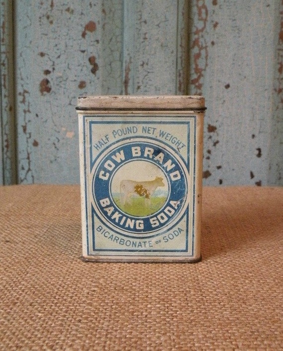 Vintage Cow Brand Baking Soda advertising Tin w/ cow graphics