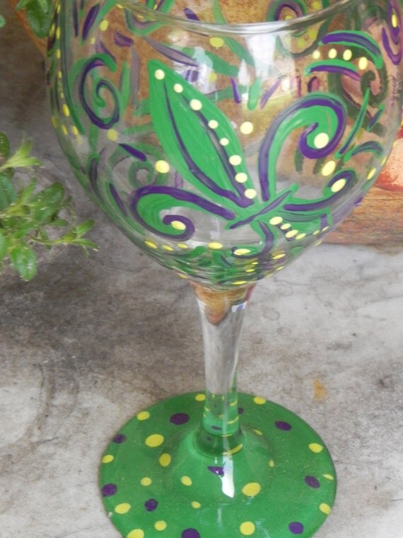 Mardi Gras swirl fleur de leis Wine Glass