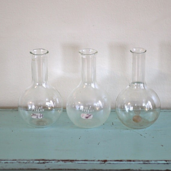 Vintage Glass Chemistry Beakers / Flasks