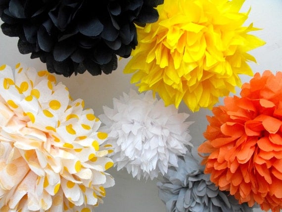 Paper pom poms ... retro ... 12 Poms DIY craft kit by pomtree