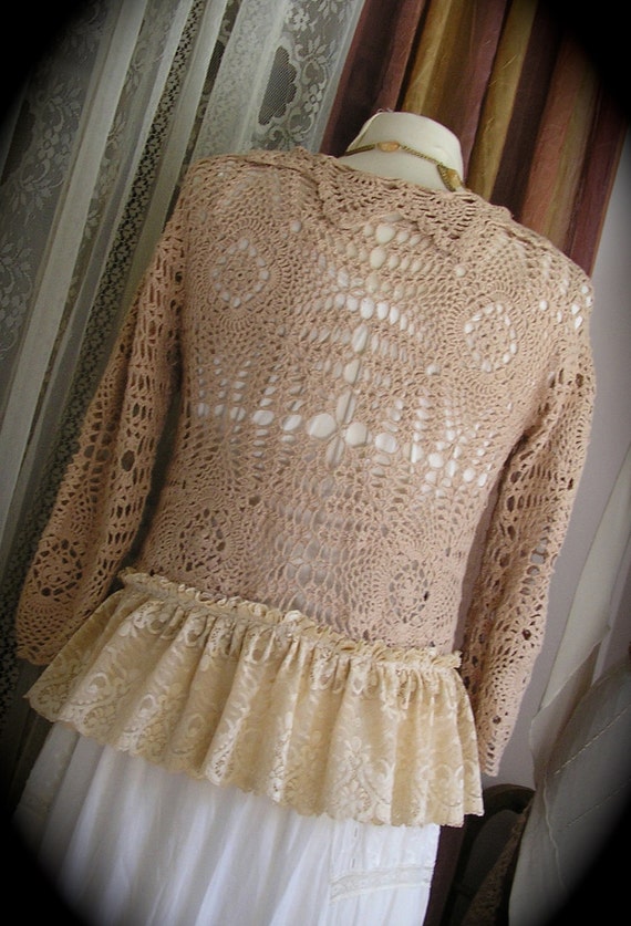 Vintage Crocheted Sweater beige romantic feminine ruffled