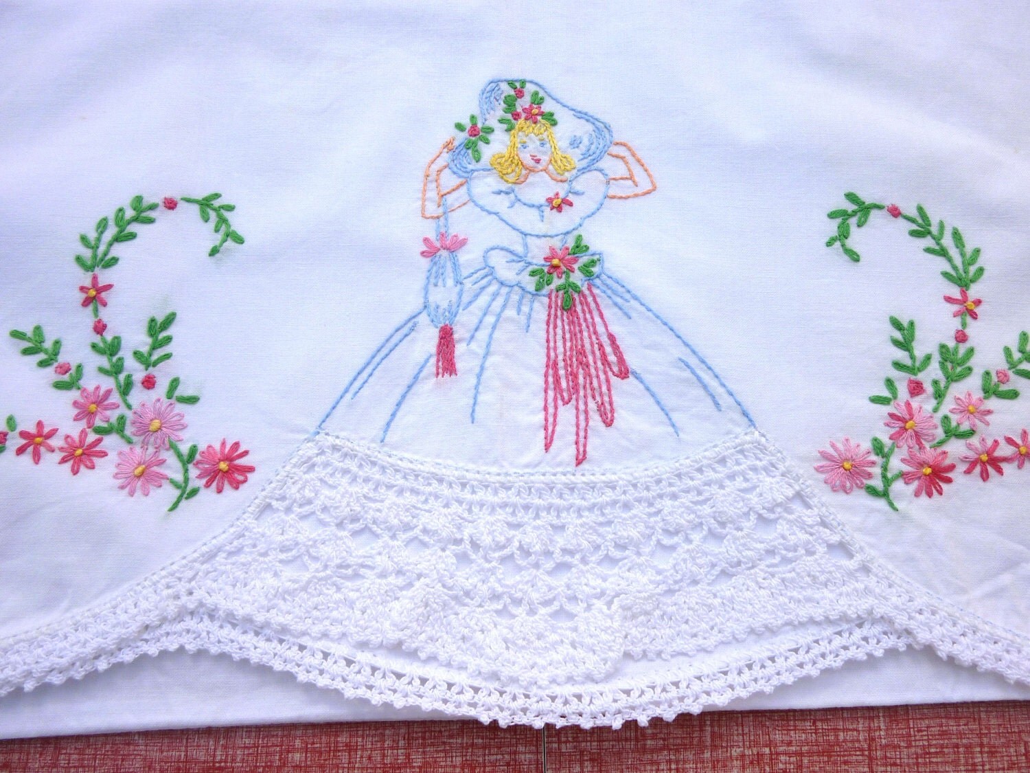 Vintage pair southern belle embroidered pillowcases with white