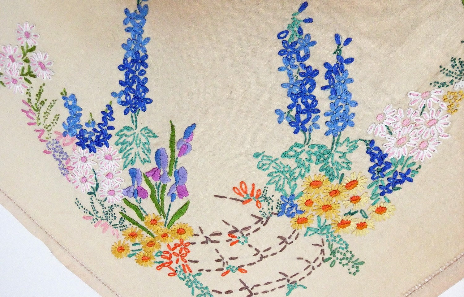 Vintage embroidered tablecloth / embroidered table cover