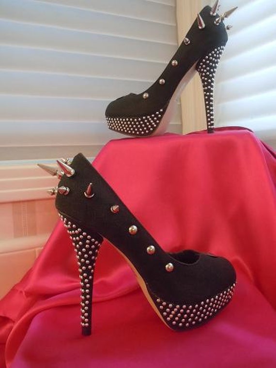 High Heel Platform Spiked Women Shoes Black size 8...A