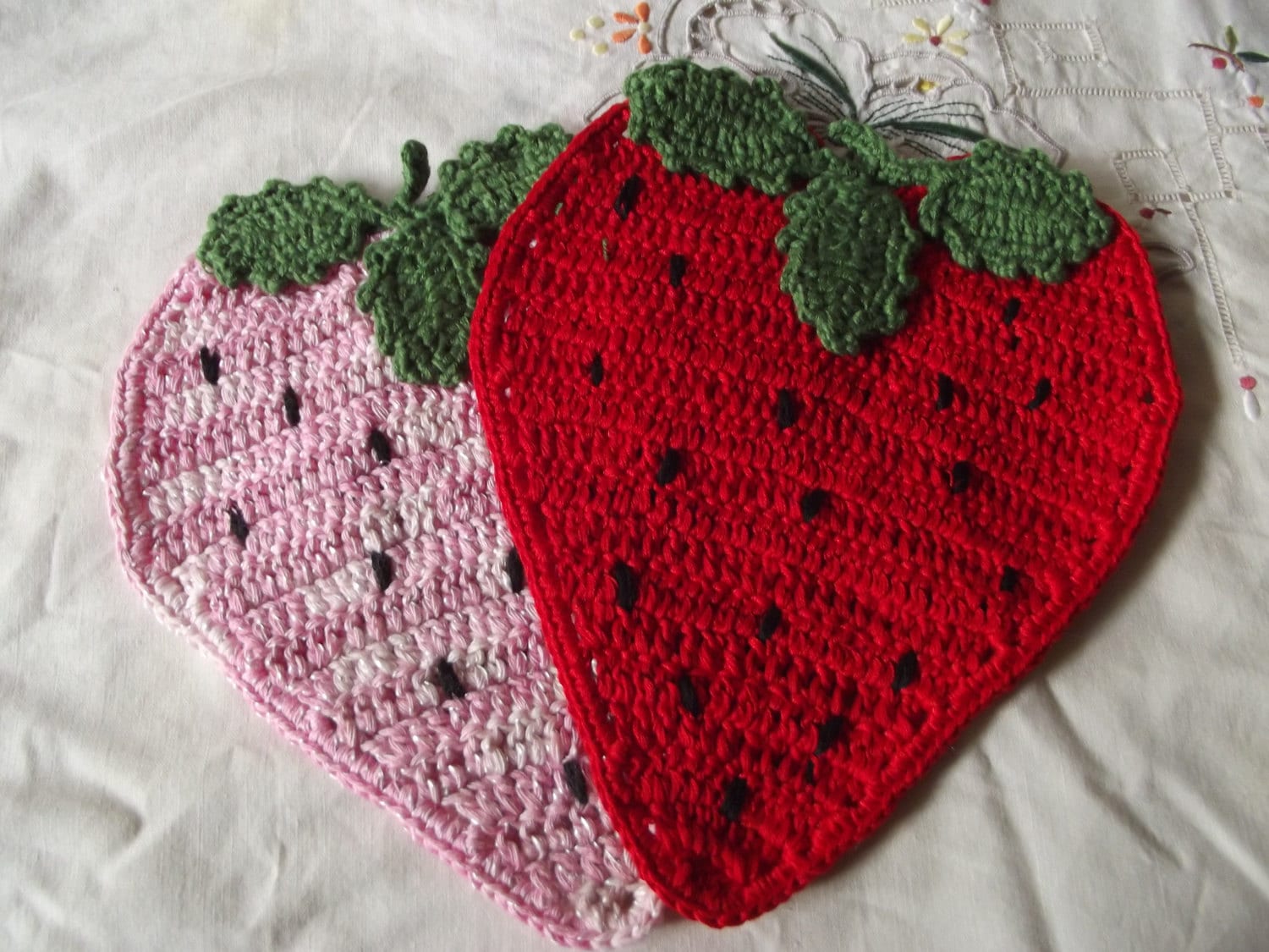 2 Pcs Cotton Crochet Strawberry Potholder....Crochet Pattern