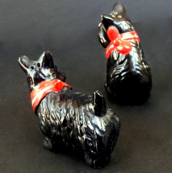 wow / SCOTTIE Salt and Pepper Shakers in by EclectibleParts4U