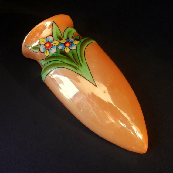 Small WALL POCKET VASE / Japan / by EclectibleParts4U on Etsy