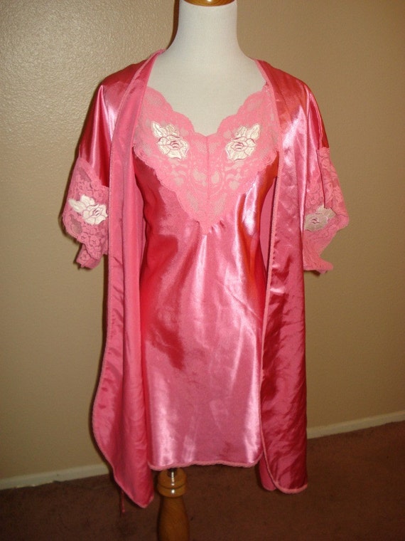 SALE Vintage Hot Pink Peignoir Set. Nightgown and Robe.