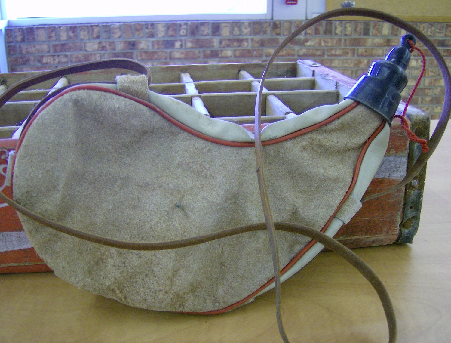 CT0221V Vintage Leather Water Pouch Cowboy Hiking Country Boy