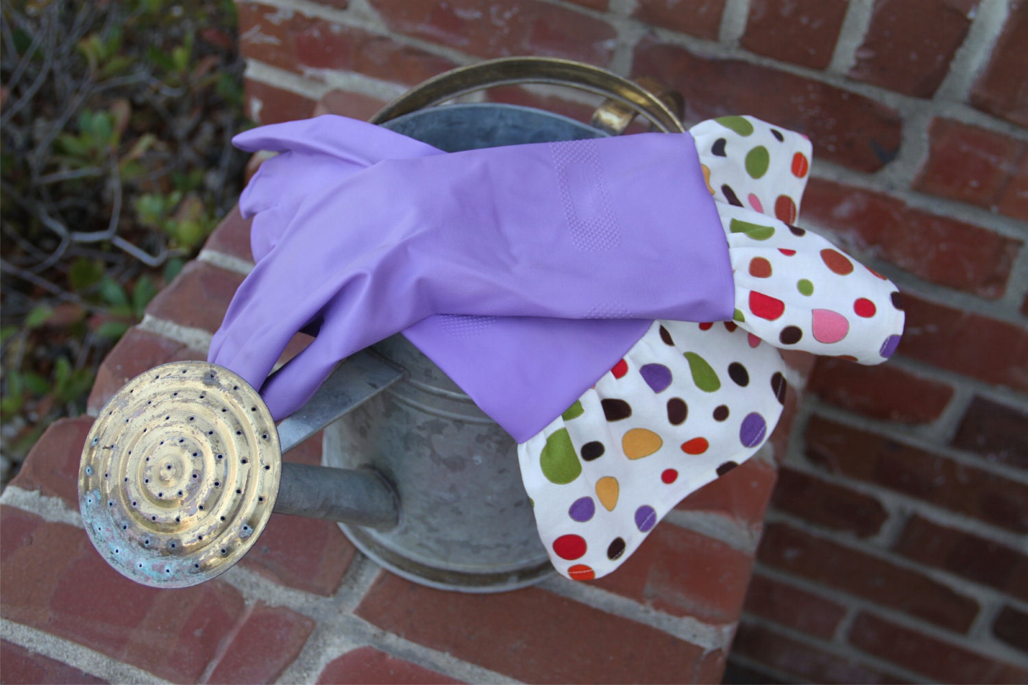 Fancy Ruffled Rubber Gloves for Dishwashing or Cleaning