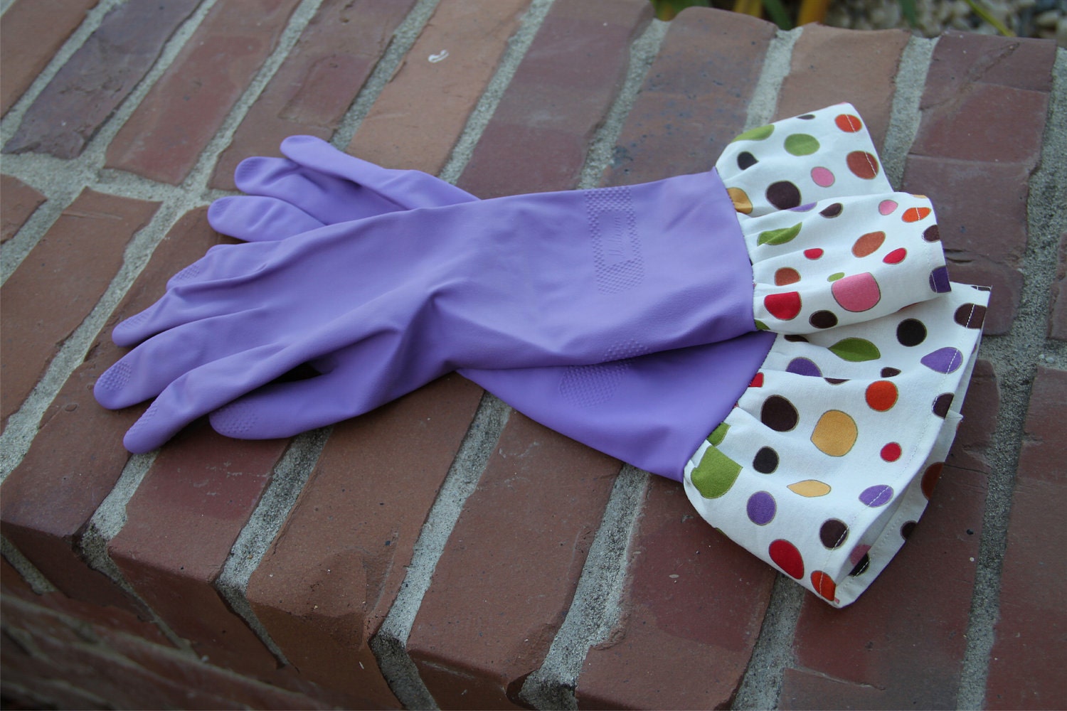 Fancy Ruffled Rubber Gloves for Dishwashing or Cleaning