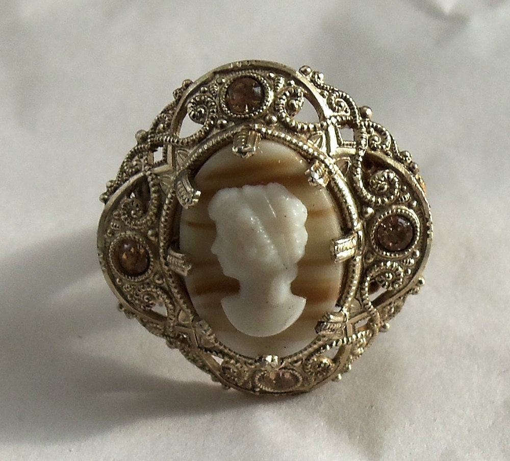 Vintage cameo ring adjustable lace gold tone by HopscotchCouture