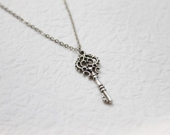 Vintage style gorgeous mini key necklace - S2116